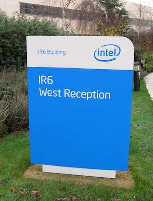 L'ingresso visitatori della Fab24 di Intel