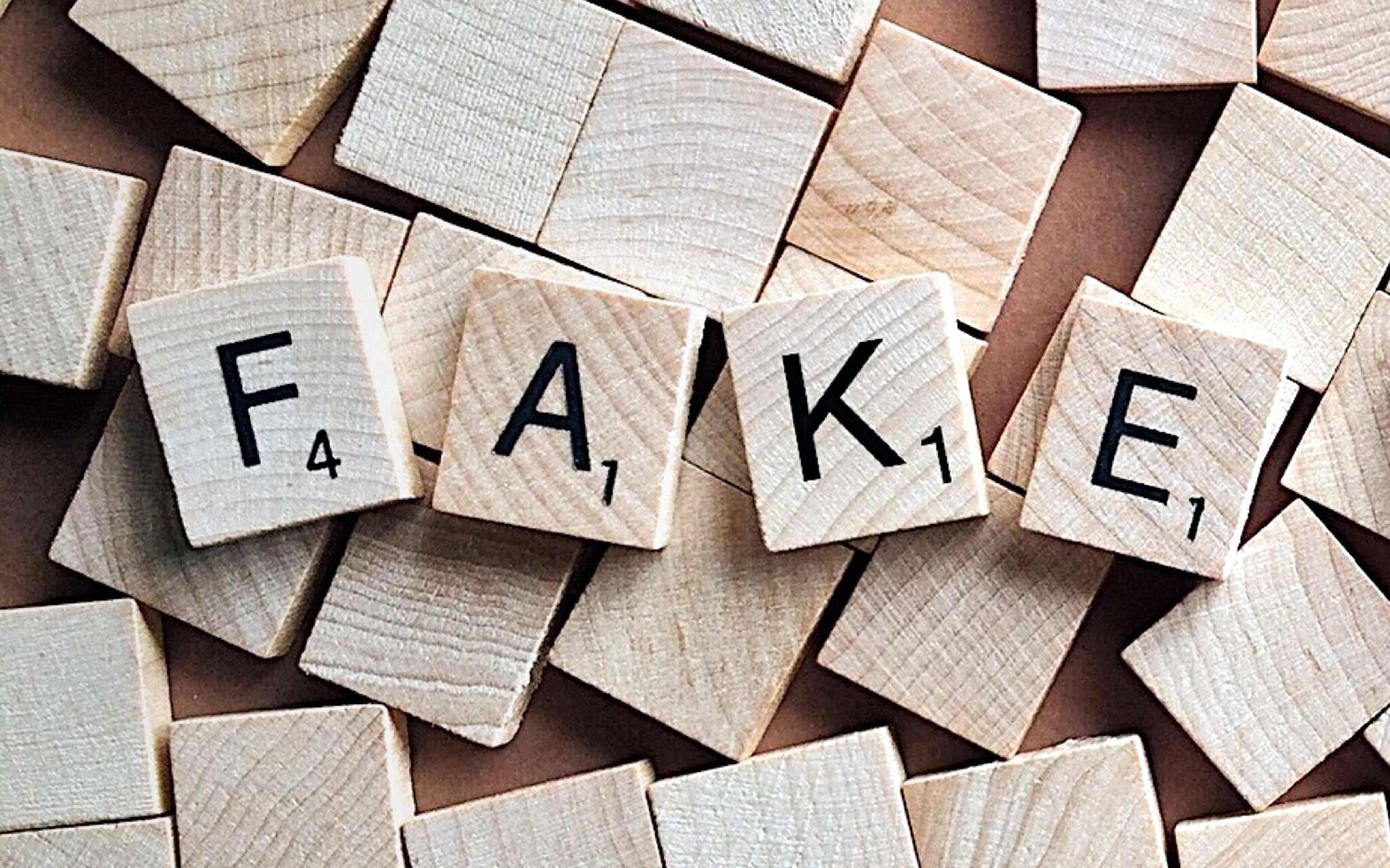 Fake news: the EU calls Facebook, Google and Twitter