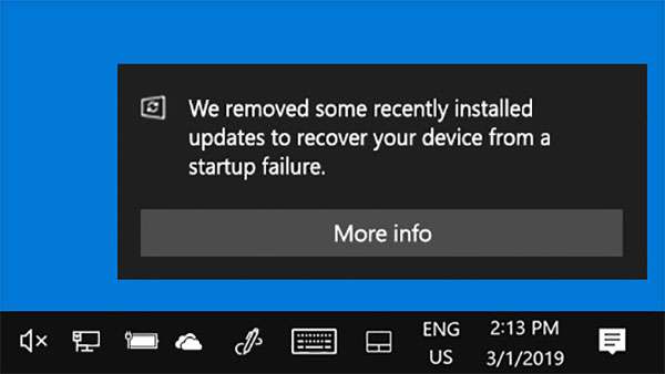 La notifica di Windows 10 che avvisa dell'avvenuto rollback