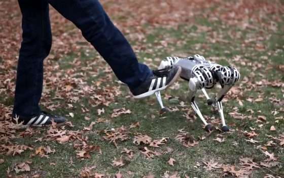 MIT: il robot quadrupede Mini Cheetah fa l'acrobata