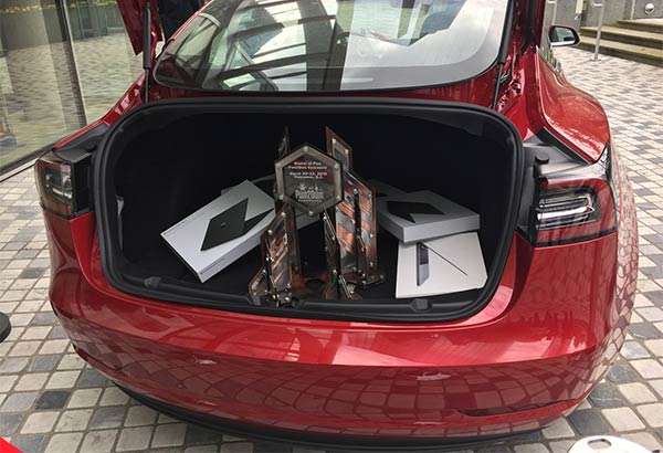 La Tesla Model 3 e i premi del contest Pwn2Own