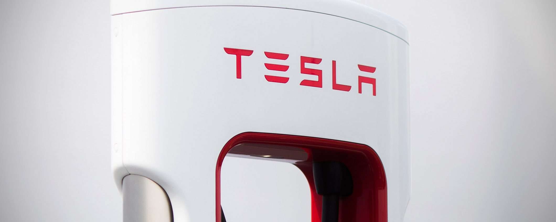 Tesla V3 Supercharger per la ricarica eco-friendly