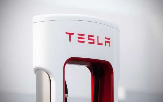 Tesla V3 Supercharger per la ricarica eco-friendly