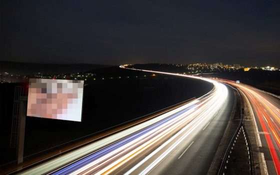 Se gli hacker mettono un porno in autostrada