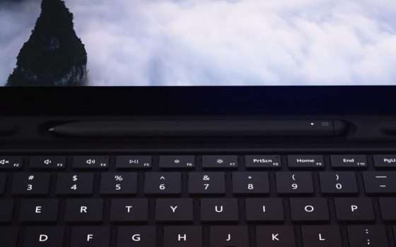 Surface Pro X con chipset SQ1 e Surface Slim Pen