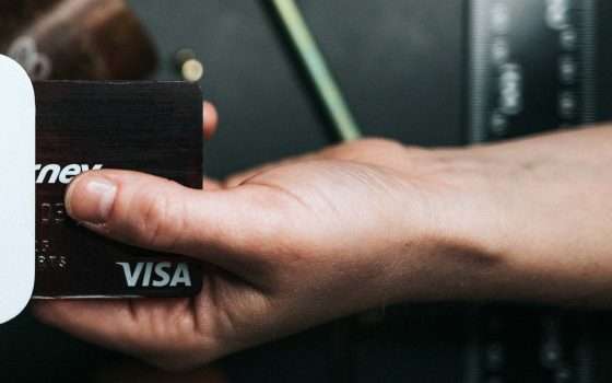 Italia, la rivoluzione cashless: lo studio di Visa