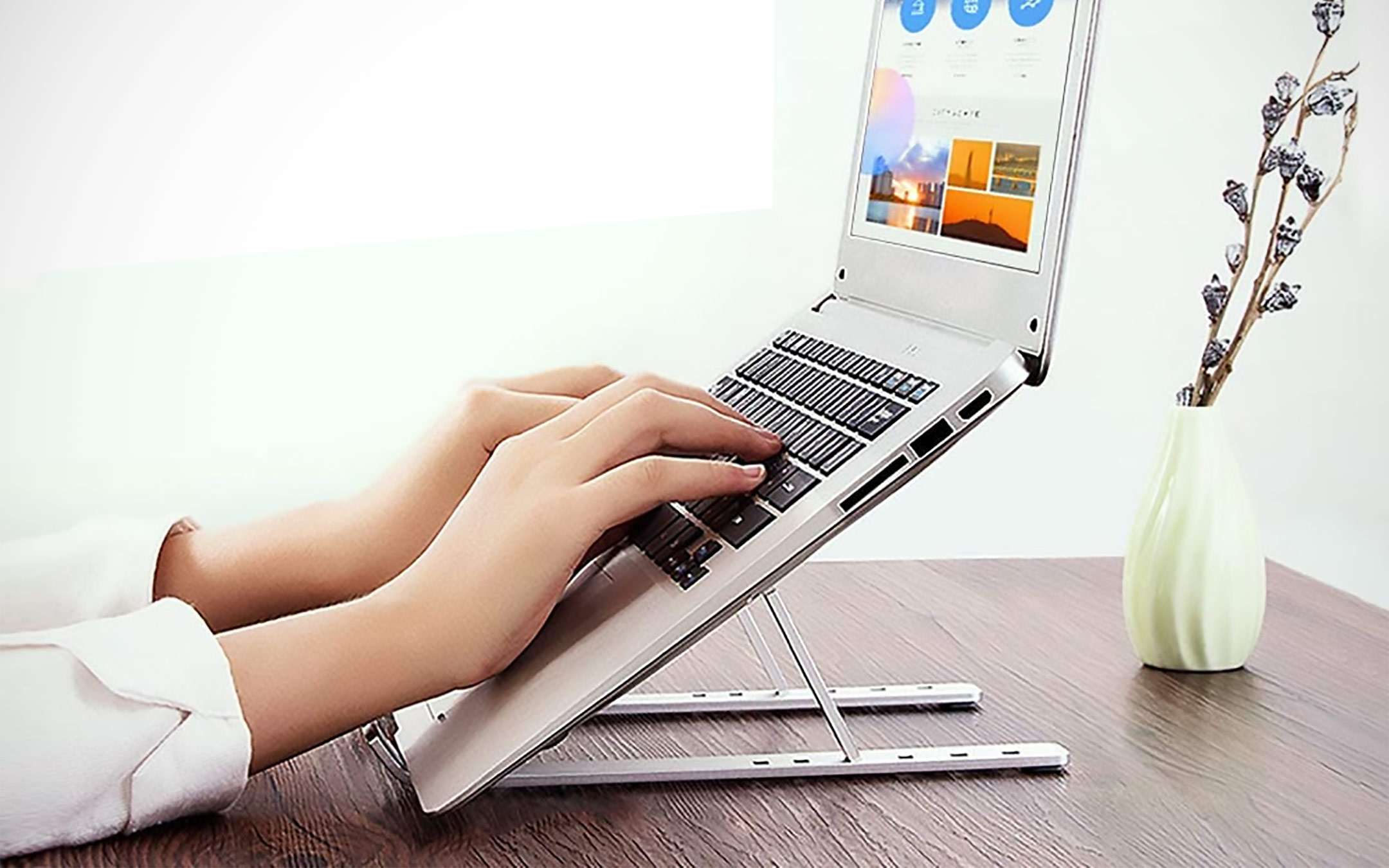 Aluminum stand for the laptop at 15 euros