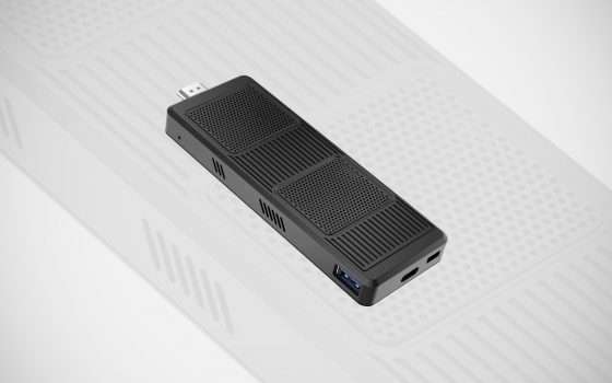 Mini PC Stick con SoC Intel e GPU UHD scontato su Amazon