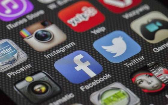 Facebook e Instagram a pagamento su iOS?