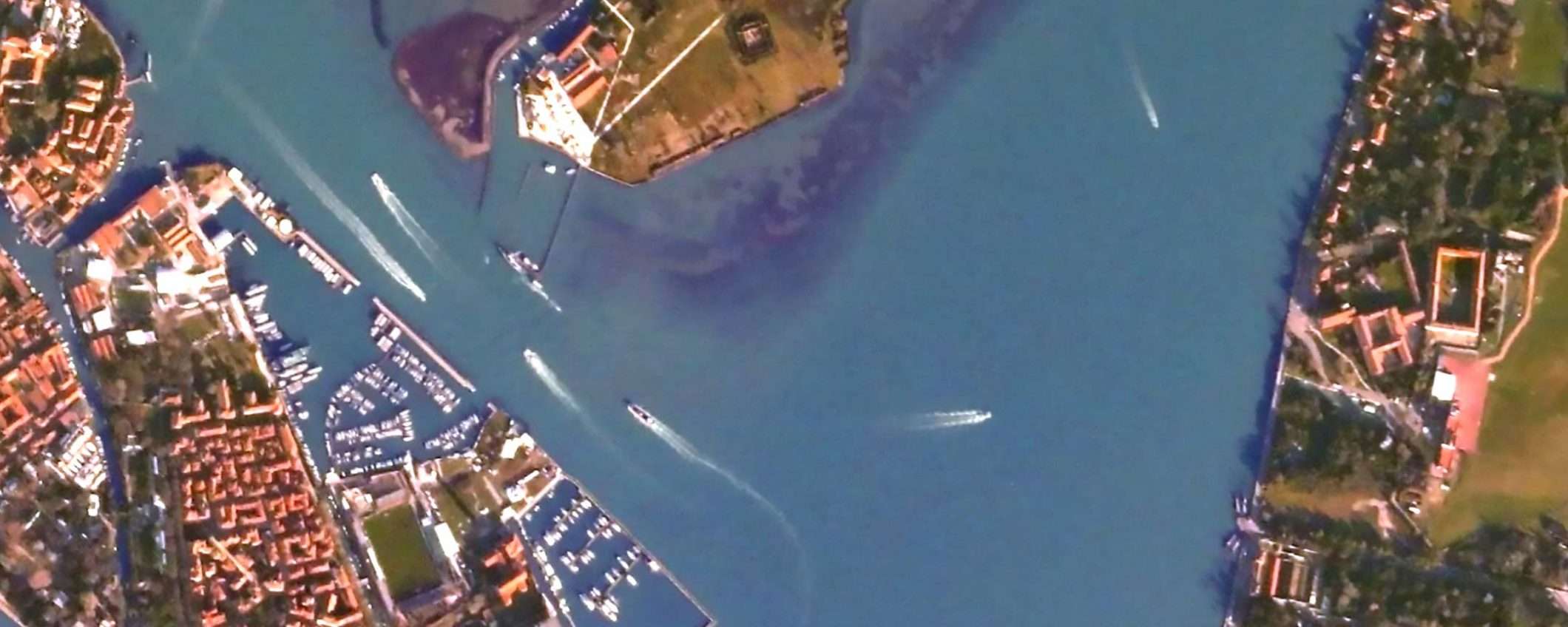 Fotografa Venezia dal satellite, grazie a Canon