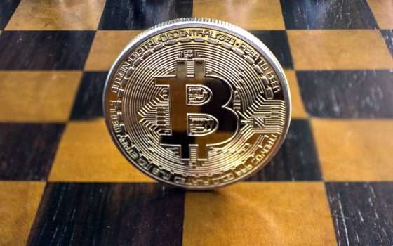 Bitcoin, nuovo record: toccati i 48297 dollari