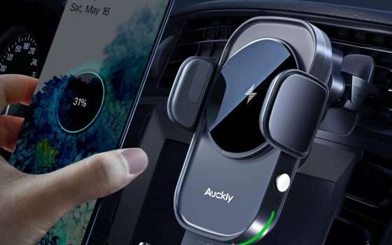 Auckly, il supporto auto con ricarica wireless