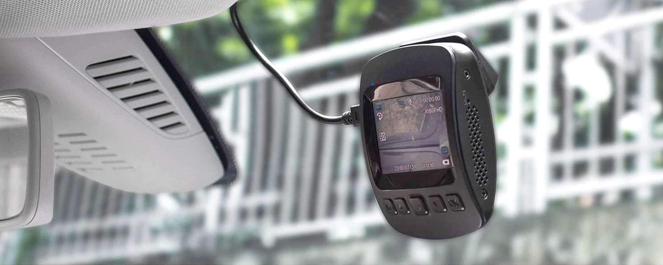 Hai mai pensato a una dashcam per l'auto?