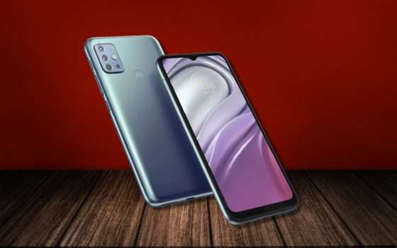 Smartphone economico alla mano: Motorola Moto G20