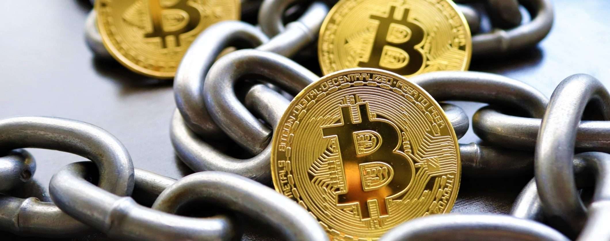 Bitcoin in positivo dopo un weekend al cardiopalma