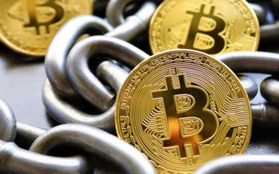 Bitcoin in positivo dopo un weekend al cardiopalma