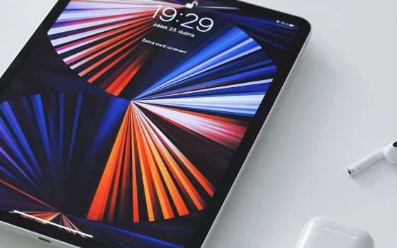 iPad: in arrivo un modello con display OLED da 15