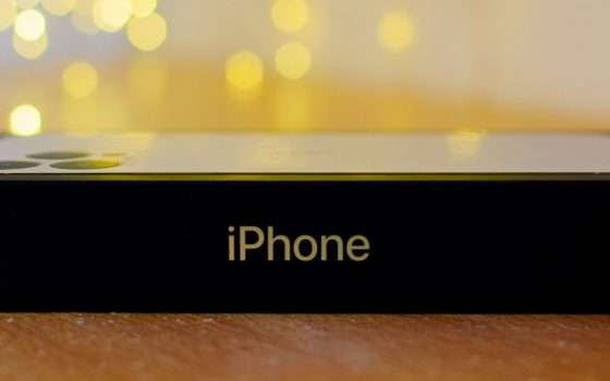 iPhone 14: niente notch, ma doppio foro sul display