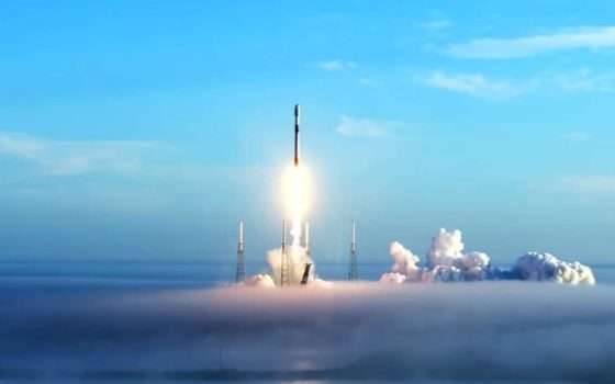 SpaceX Falcon 9: indagine della FAA e voli sospesi (update)