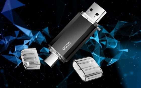 Da CAPOGIRO questa chiavetta USB 2 in 1, 32 GB a soli 7€