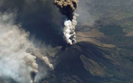 Etna, la prima eruzione in diretta streaming