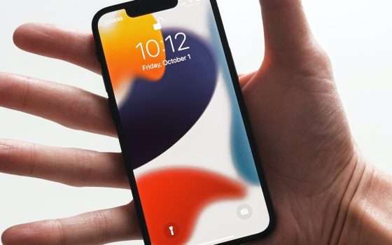 iPhone: crisi dei chip e display, produzione rallentata