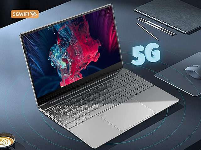 Il laptop Daysky M11 con processore Intel nella colorazione Argento