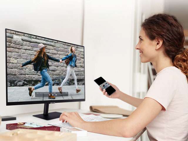 Lo Smart Monitor M5 di Samsung