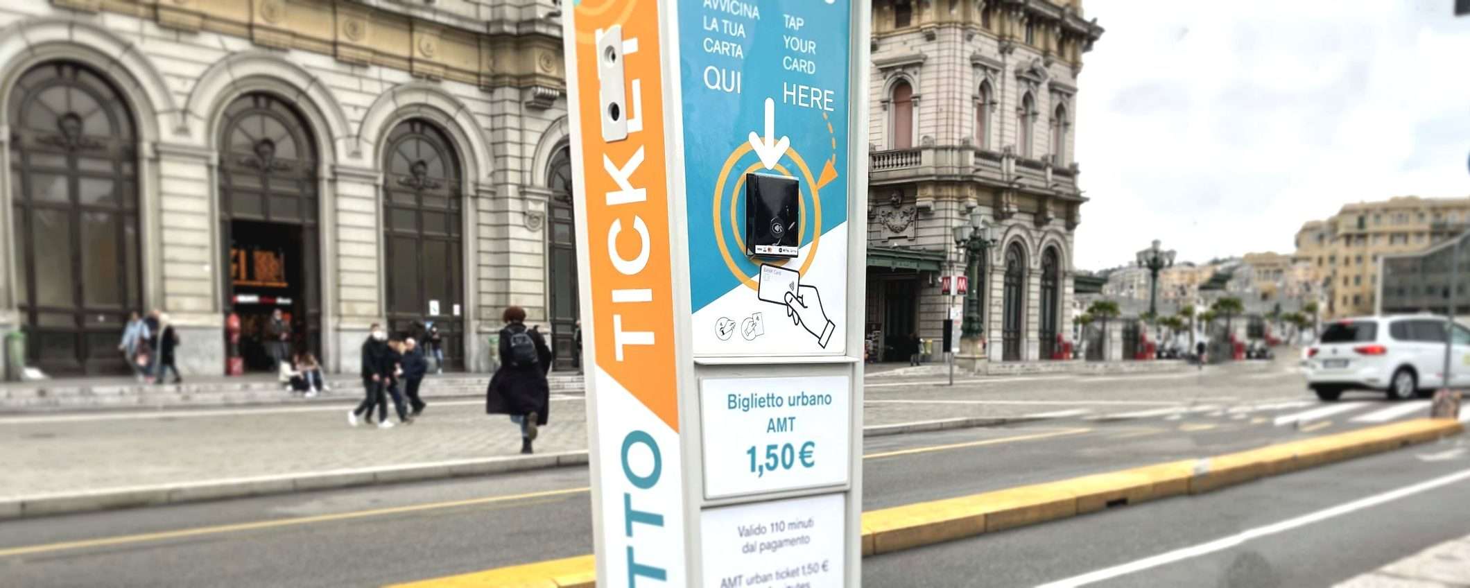 Genova, il biglietto del bus è contactless con VISA