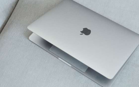 Apple: nuovo MacBook da 15