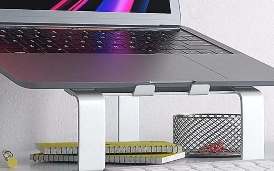 Troppo caldo? Proteggi il tuo PC portatile con questo supporto