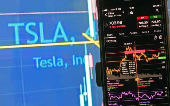 Tesla fraziona le sue azioni: da oggi 3 per 1