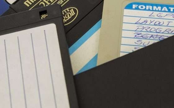 Il Giappone dichiara guerra ai floppy disk