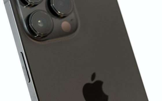 iPhone 15: nuovi dettagli sull'assenza dei tasti fisici