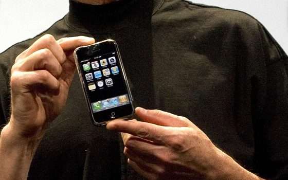 iPhone del 2007 venduto all'asta a prezzo record