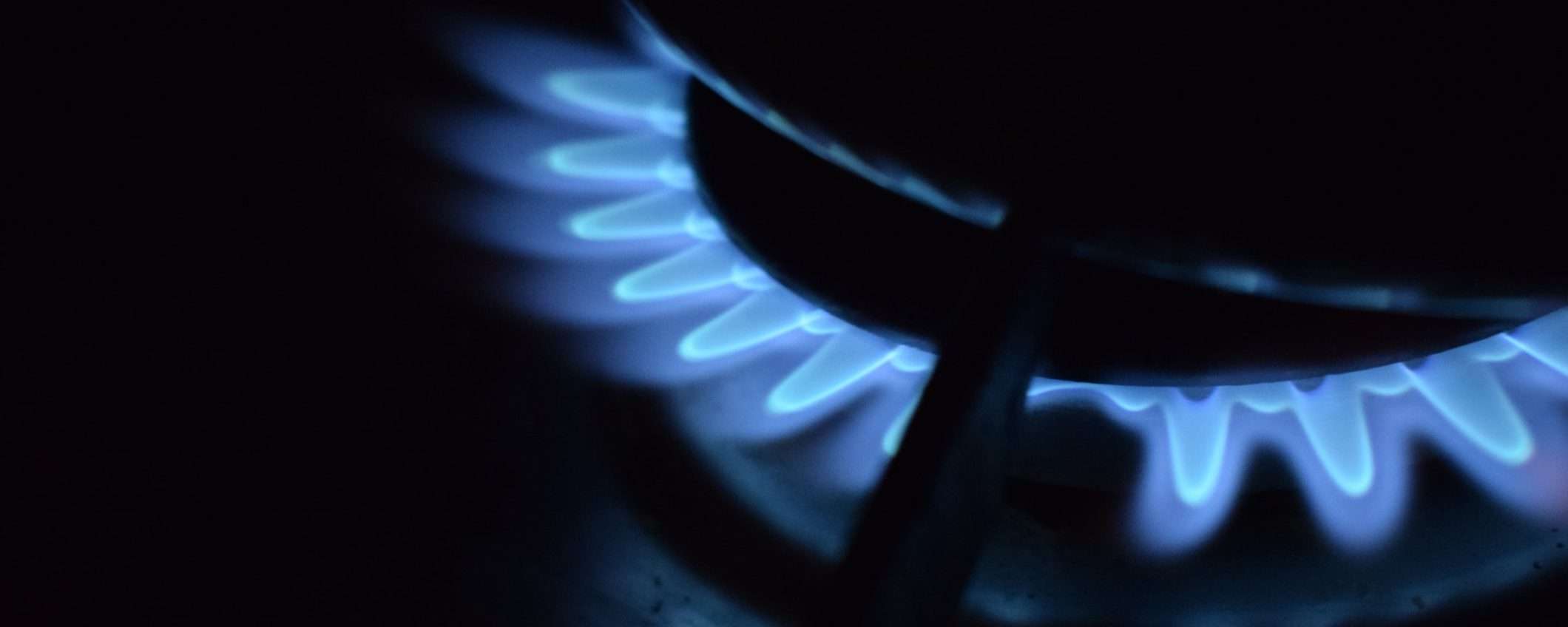 Elettricità e gas: sì agli aumenti per contratti scaduti