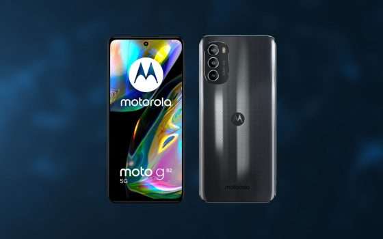 Motorola Moto g82: display OLED 120Hz e fotocamera 50MP in offerta (-50€)