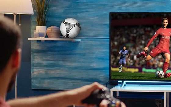 FIFA 23 per PS4 crolla a 29€: assist a porta vuota