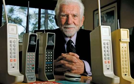 Il cellulare compie 40 anni: vi ricordate del 