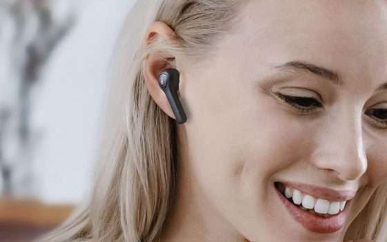 Con questi auricolari bluetooth hai 40 ore di ascolto: il prezzo? 29,99€