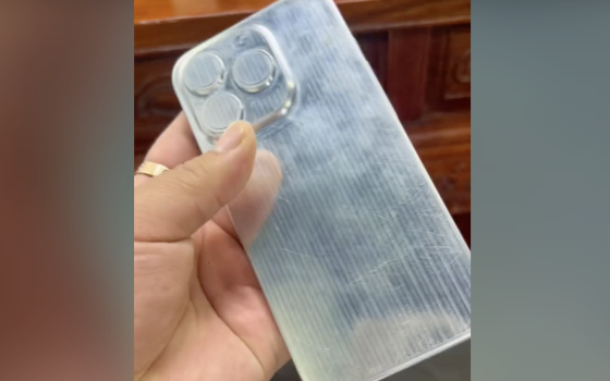 iPhone 15 Pro: ecco il dummy mostrato in video