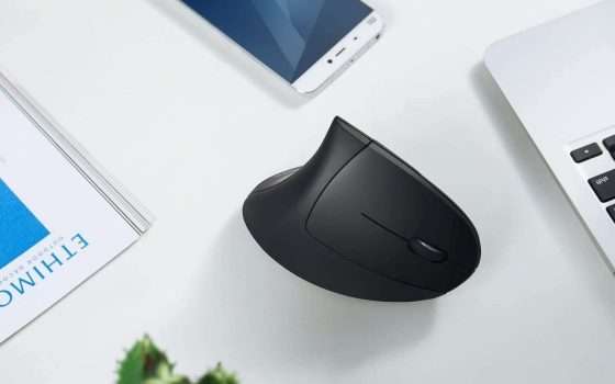 Mouse verticale confortevole e preciso a meno di 18 euro su Amazon