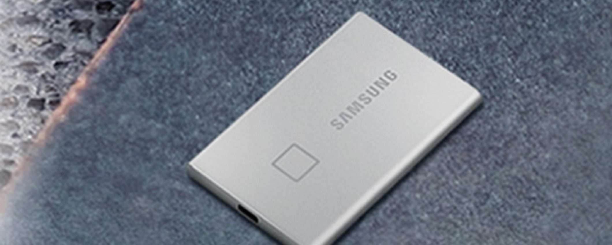 SSD Samsung T7 Touch da 500GB a soli 69€ su Amazon (sconto del 44%)