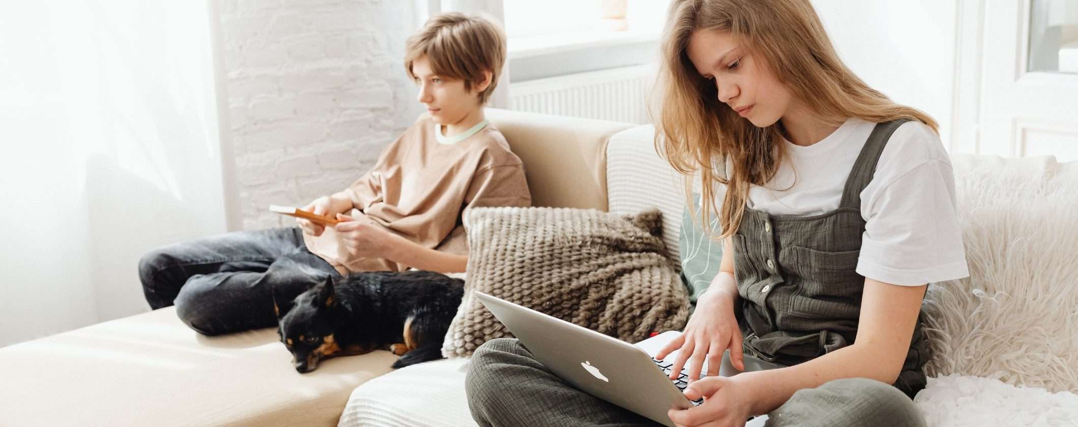 I tuoi figli sono in pericolo: proteggi subito la loro privacy online