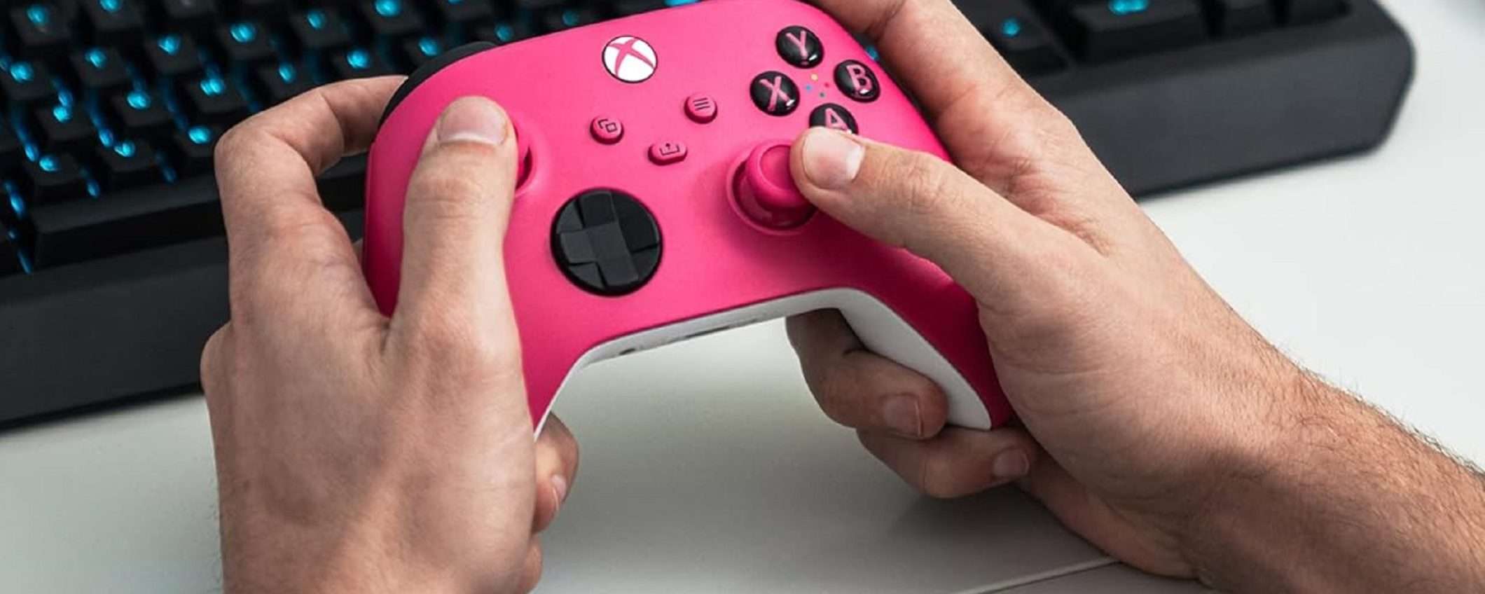 Controller Wireless Xbox: la colorazione Deep Pink al suo MINIMO STORICO