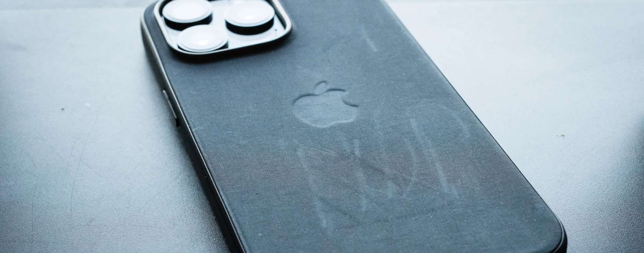 Apple: custodie FineWoven per iPhone fuori produzione?