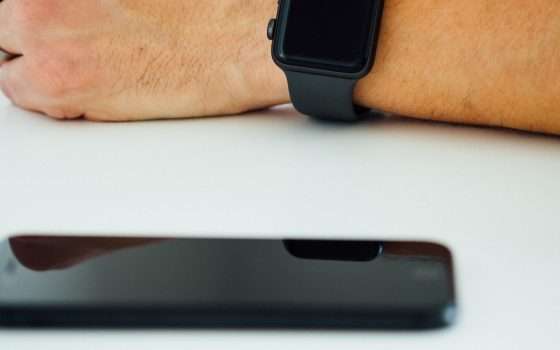 iPhone: un bug fa consumare troppa batteria con Apple Watch