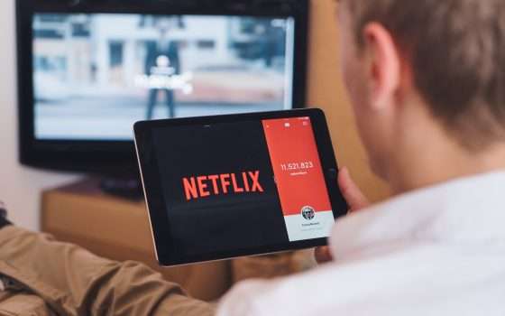 Sky TV e Netflix: tutto l'intrattenimento a meno di 15 euro per il Black Friday