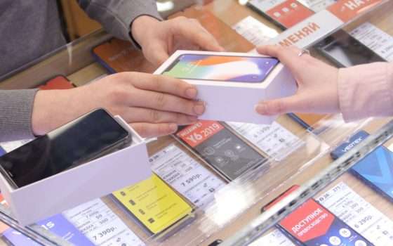 Mercato smartphone: dati positivi nel Q4 2023