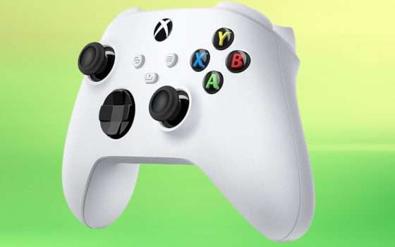 Il controller Xbox ufficiale bianco torna in SCONTO su Amazon (-25%)